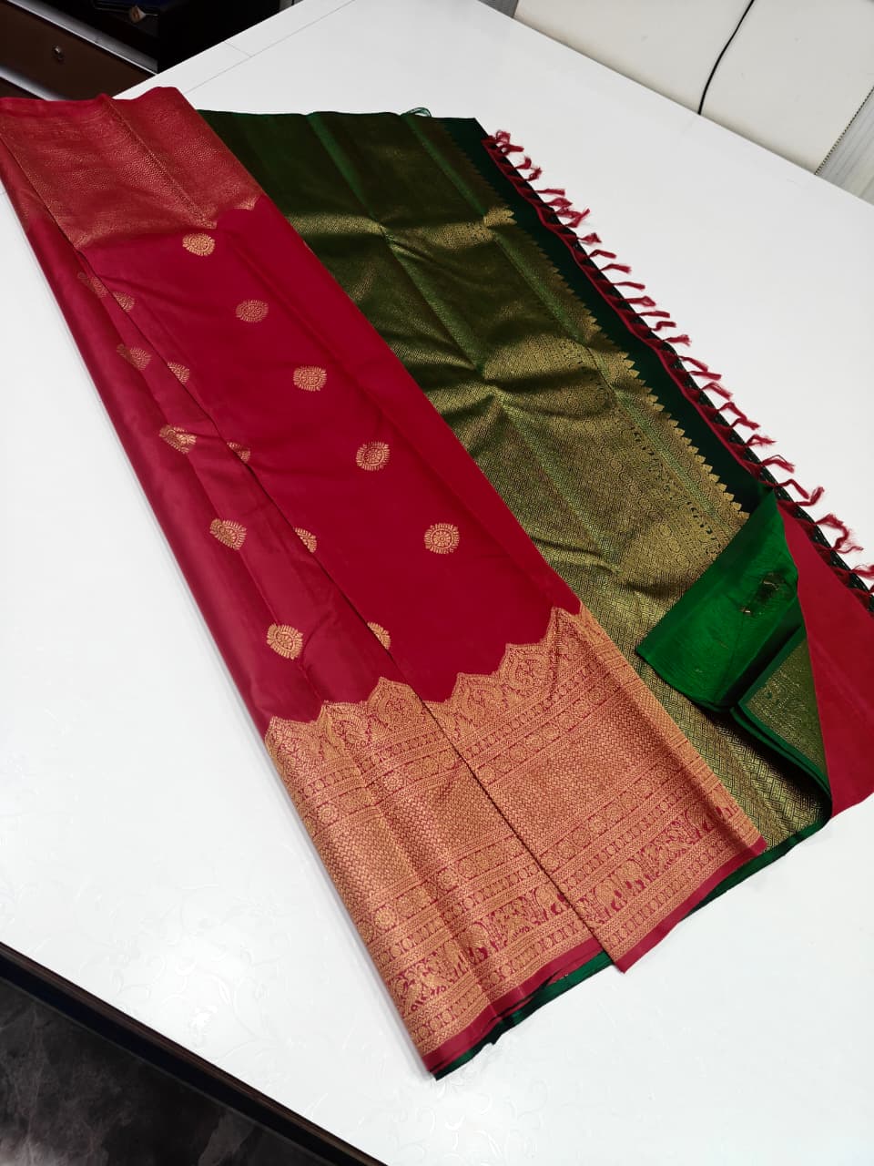 Sindoor Red with Green Pure Kanchipuram Handwoven Silk Saree